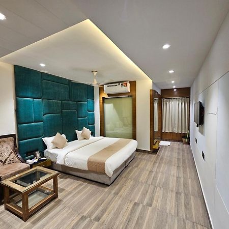 Hotel Mk Vivanta Gwalior Exterior photo