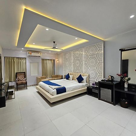 Hotel Mk Vivanta Gwalior Exterior photo