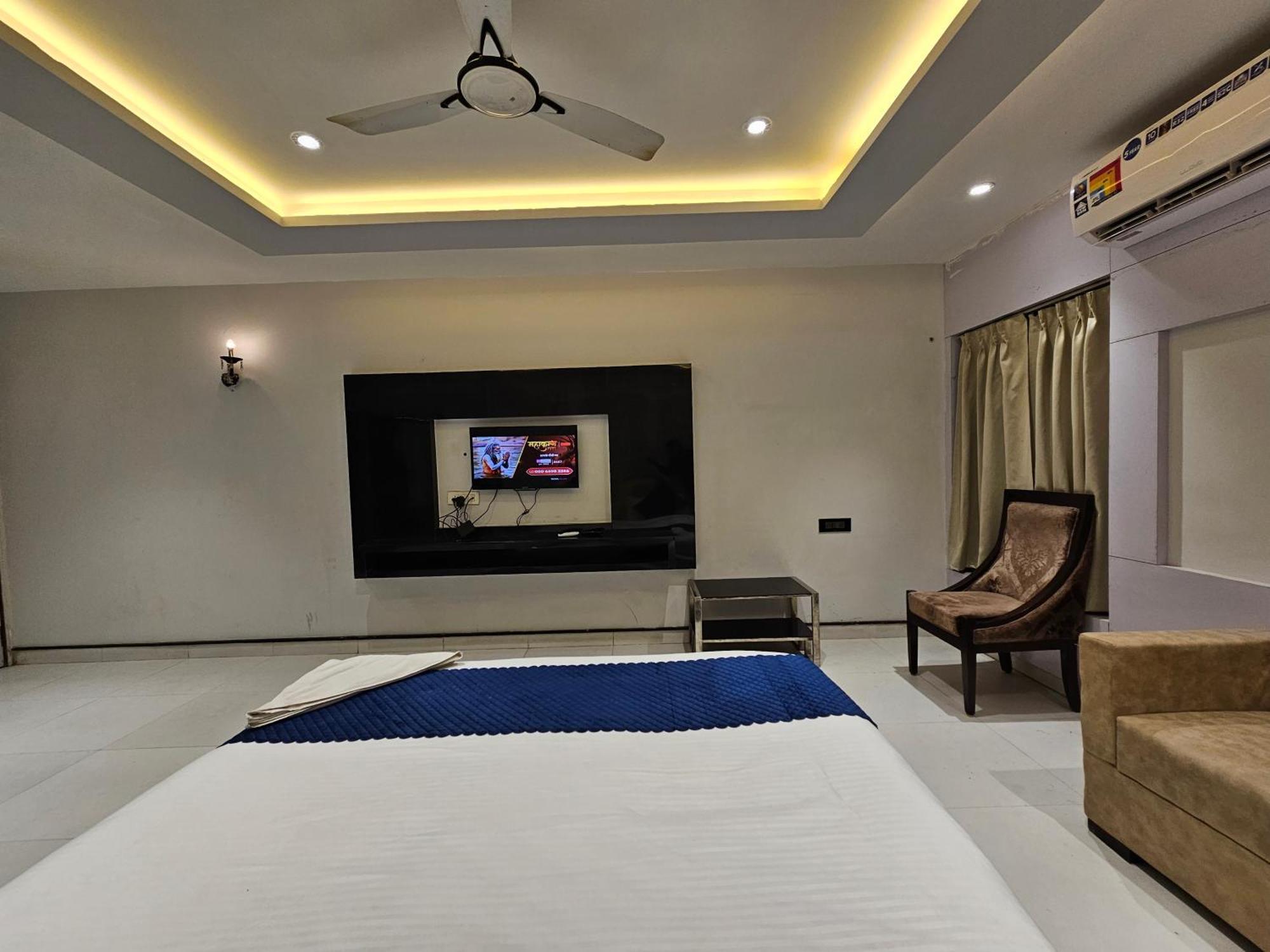 Hotel Mk Vivanta Gwalior Exterior photo