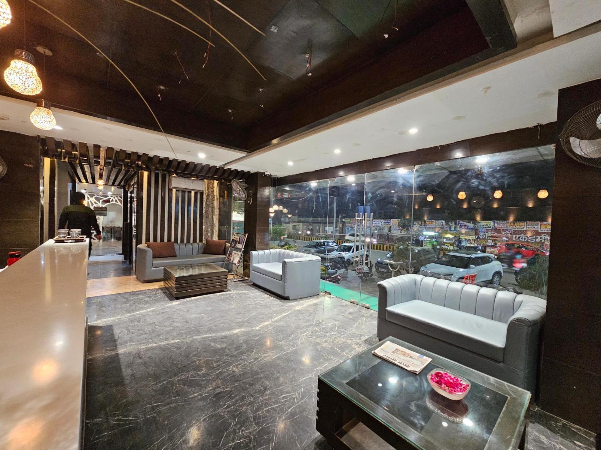 Hotel Mk Vivanta Gwalior Exterior photo